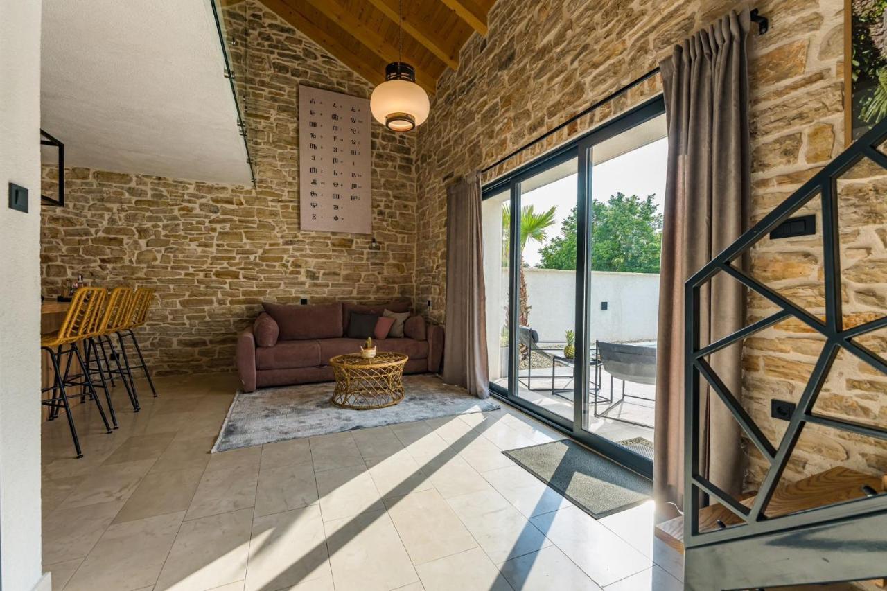 Stone House With Pool Poeta Villa Pridraga Exteriör bild